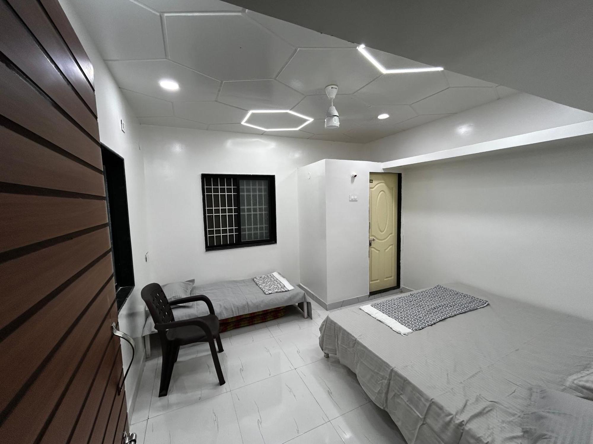 Vatavriksha Guest House,Akkalkot Akalkot ภายนอก รูปภาพ